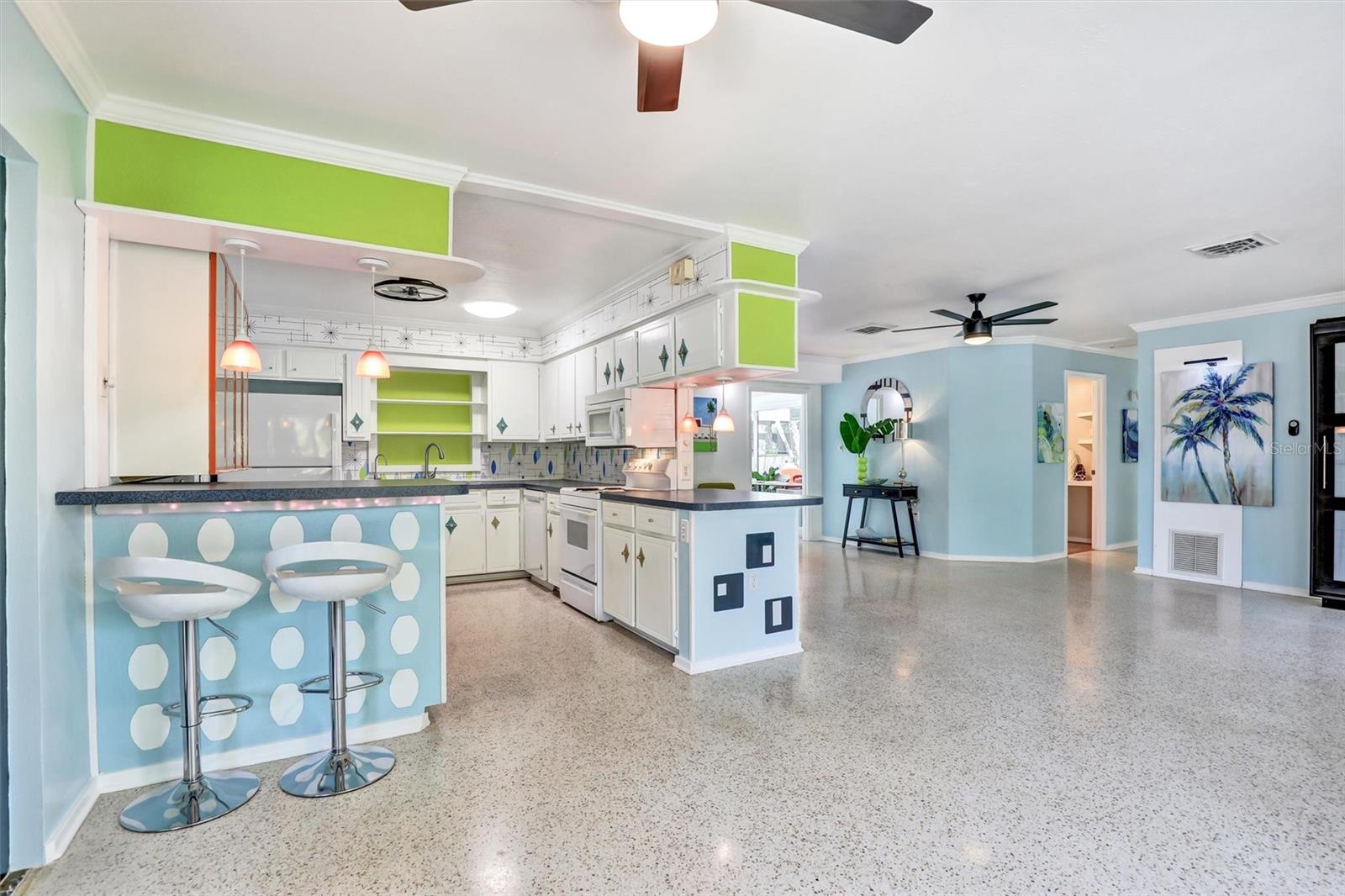 2135 HYDE PARK CIR, SARASOTA, FL, 34239