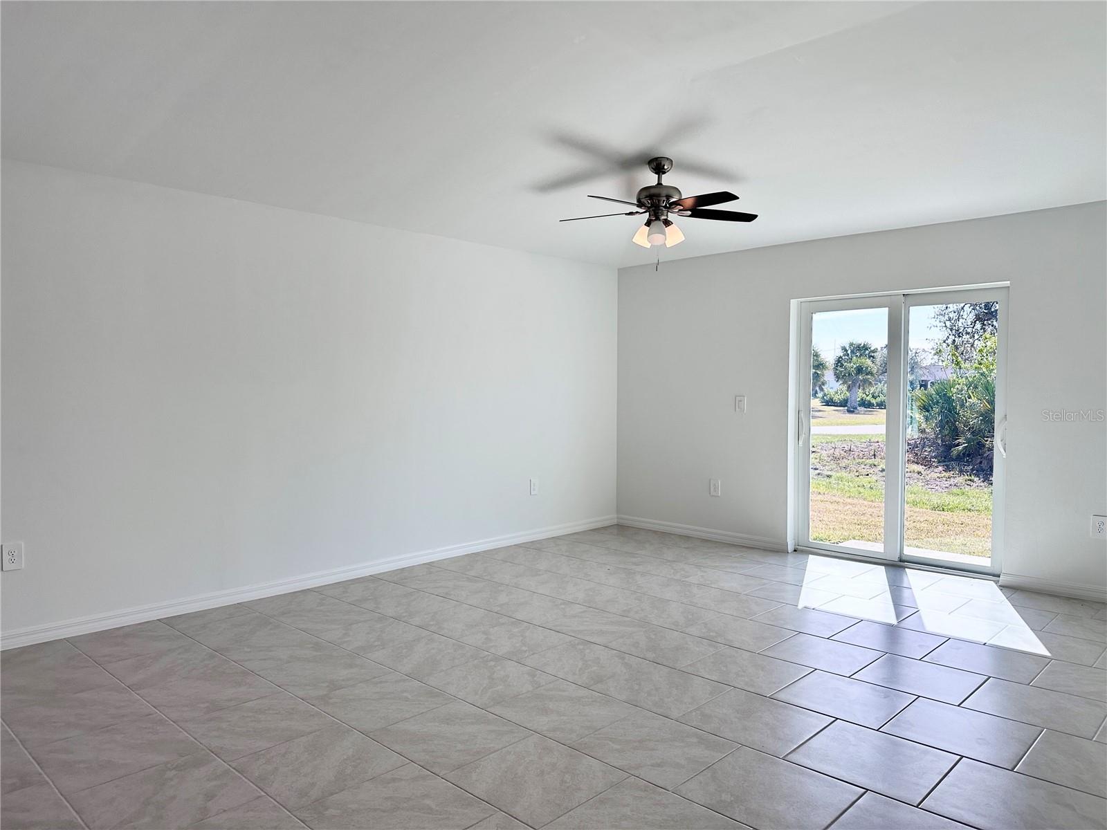 105 OAKWOOD CT, ROTONDA WEST, FL, 33947