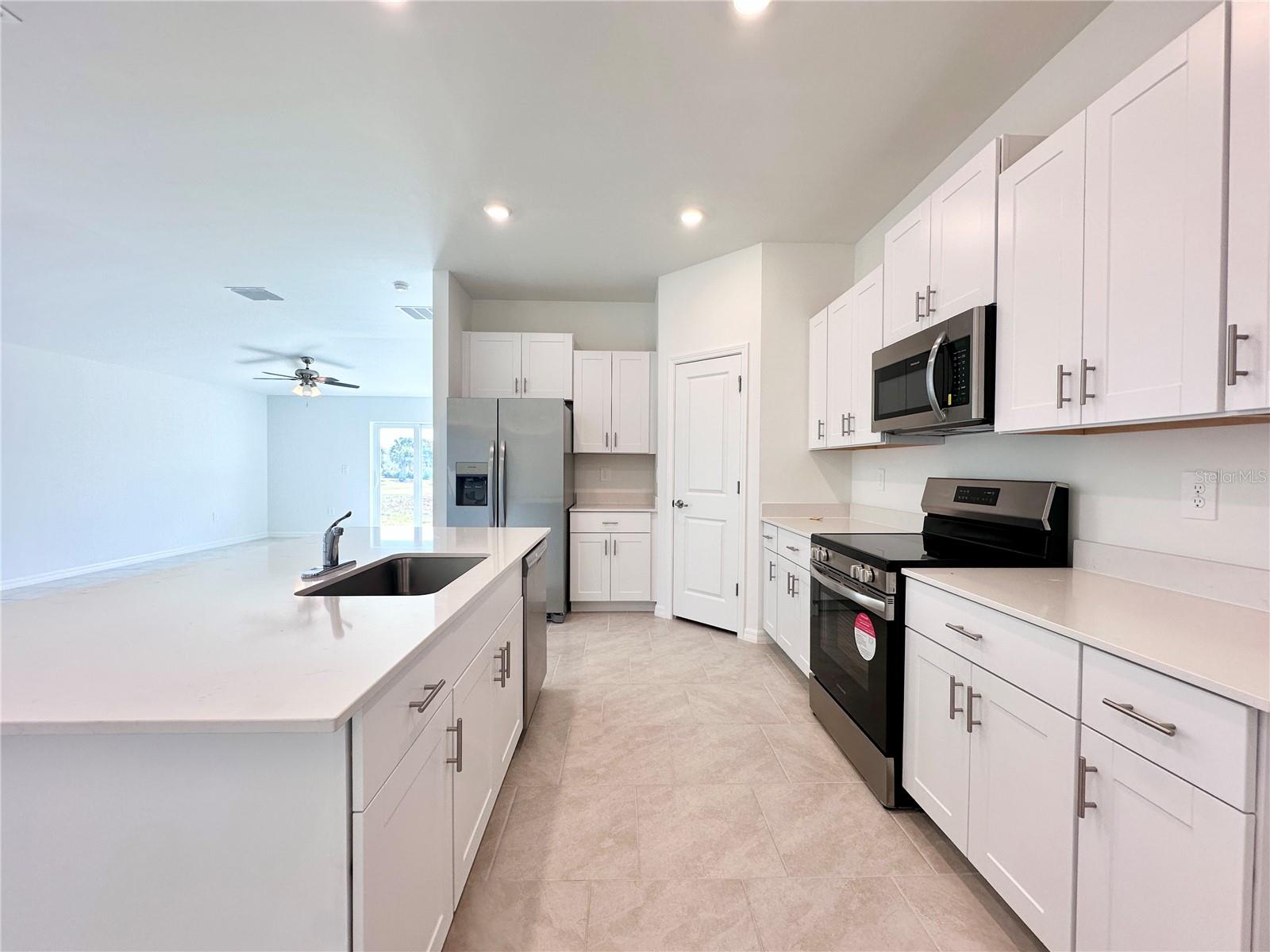 105 OAKWOOD CT, ROTONDA WEST, FL, 33947