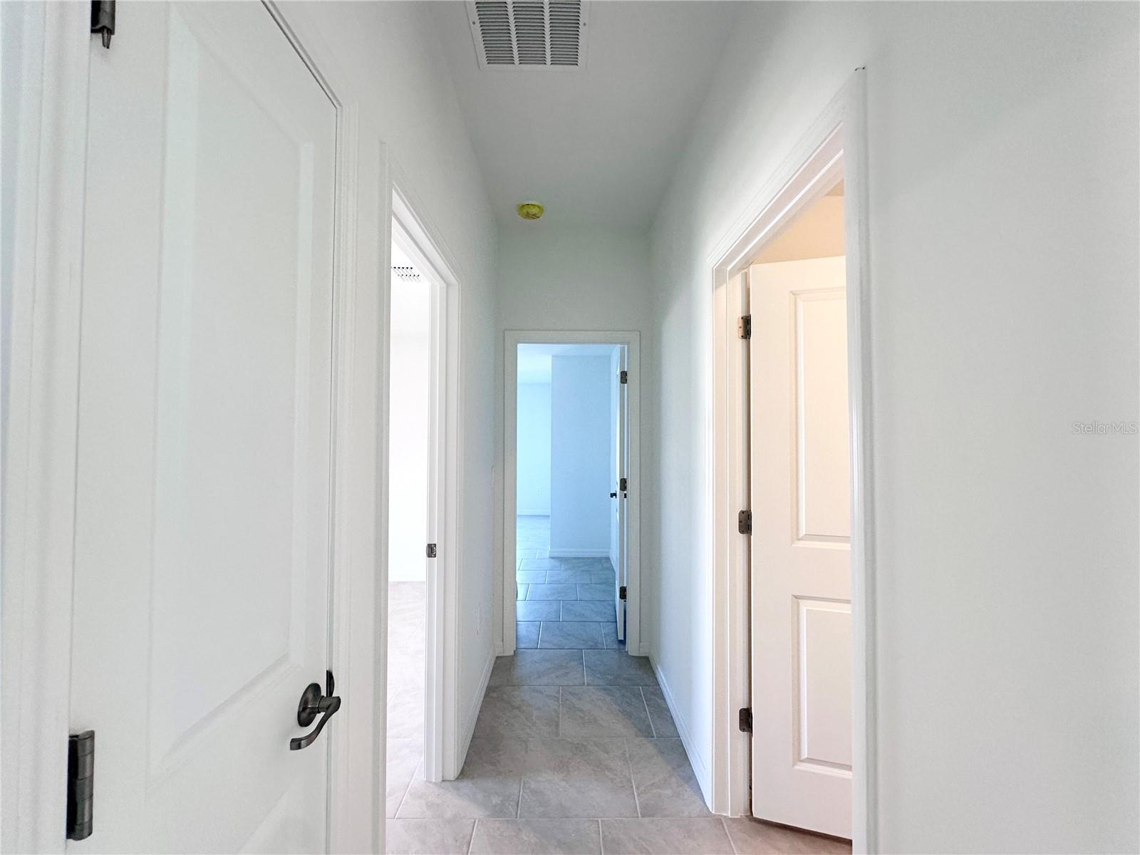 105 OAKWOOD CT, ROTONDA WEST, FL, 33947