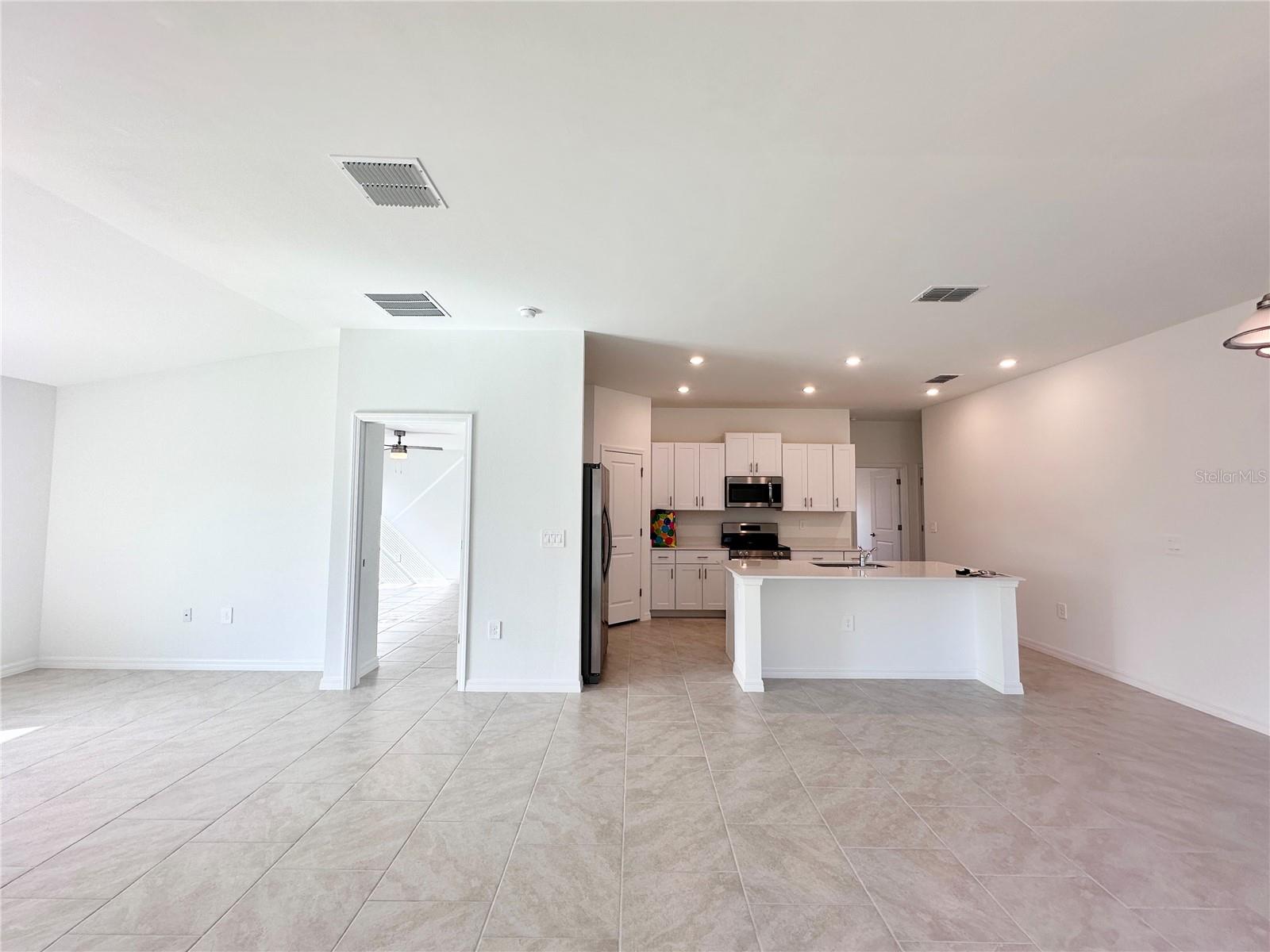 105 OAKWOOD CT, ROTONDA WEST, FL, 33947