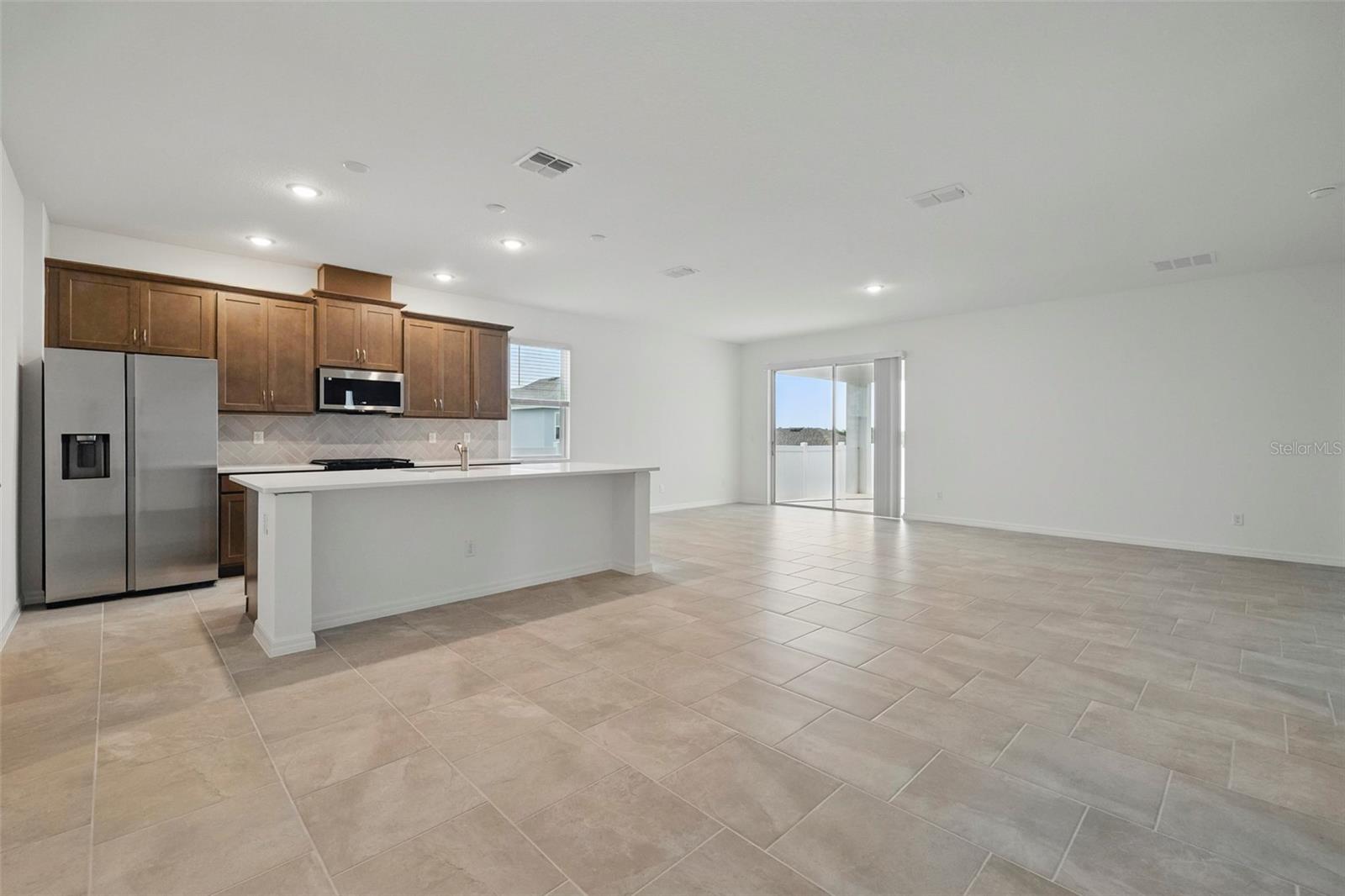 27469 BLACK KITE AVE, HOWEY IN THE HILLS, FL, 34737