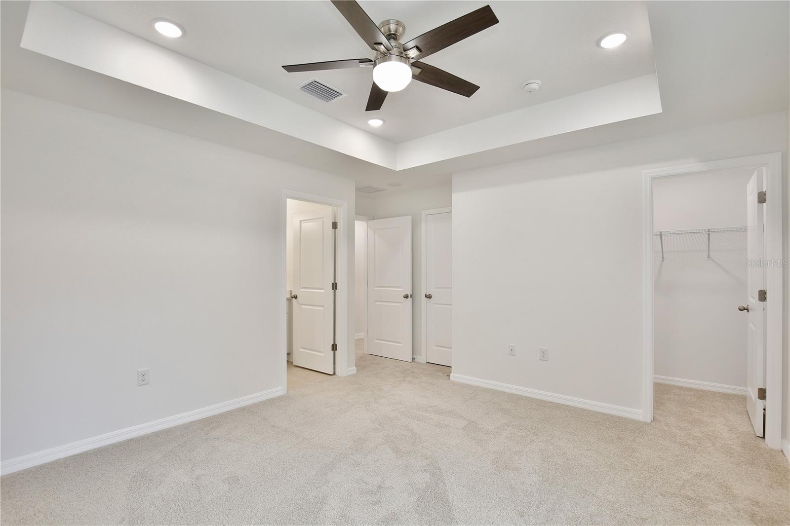 40210 ORANGE CIR, LADY LAKE, FL, 32159