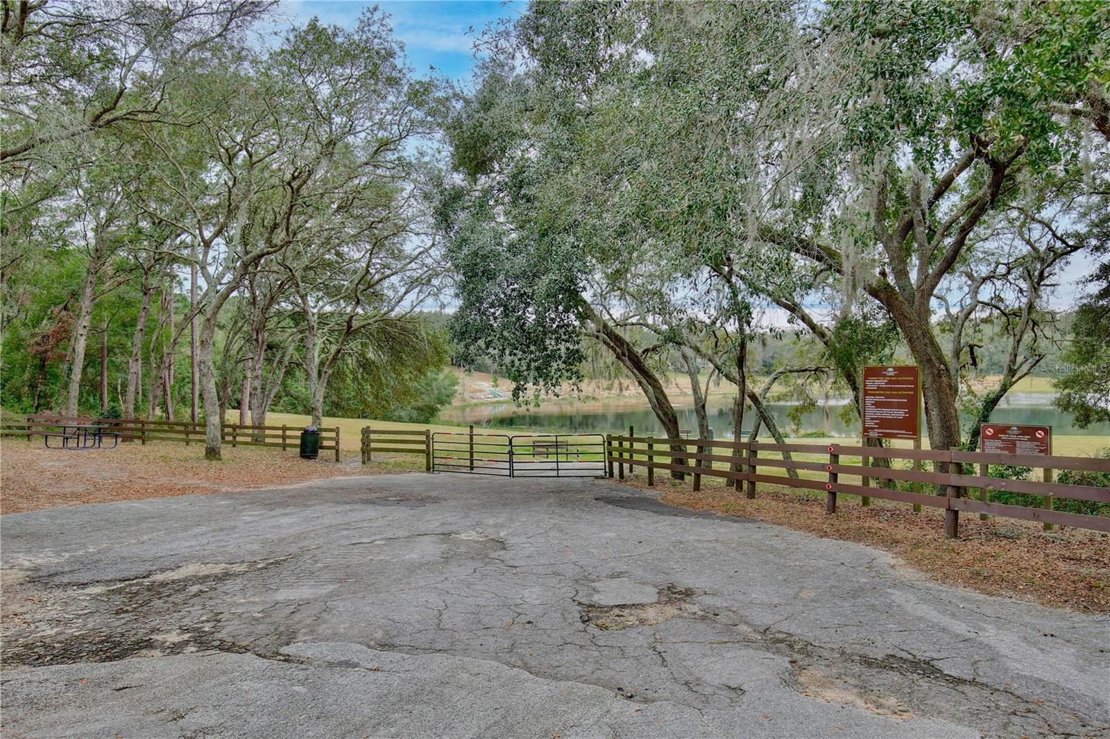 40210 ORANGE CIR, LADY LAKE, FL, 32159