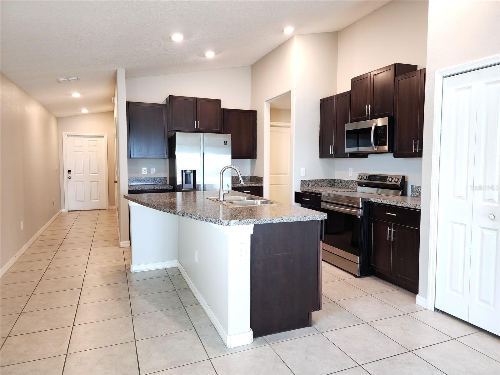 838 OLIVE CONCH ST, RUSKIN, FL, 33570