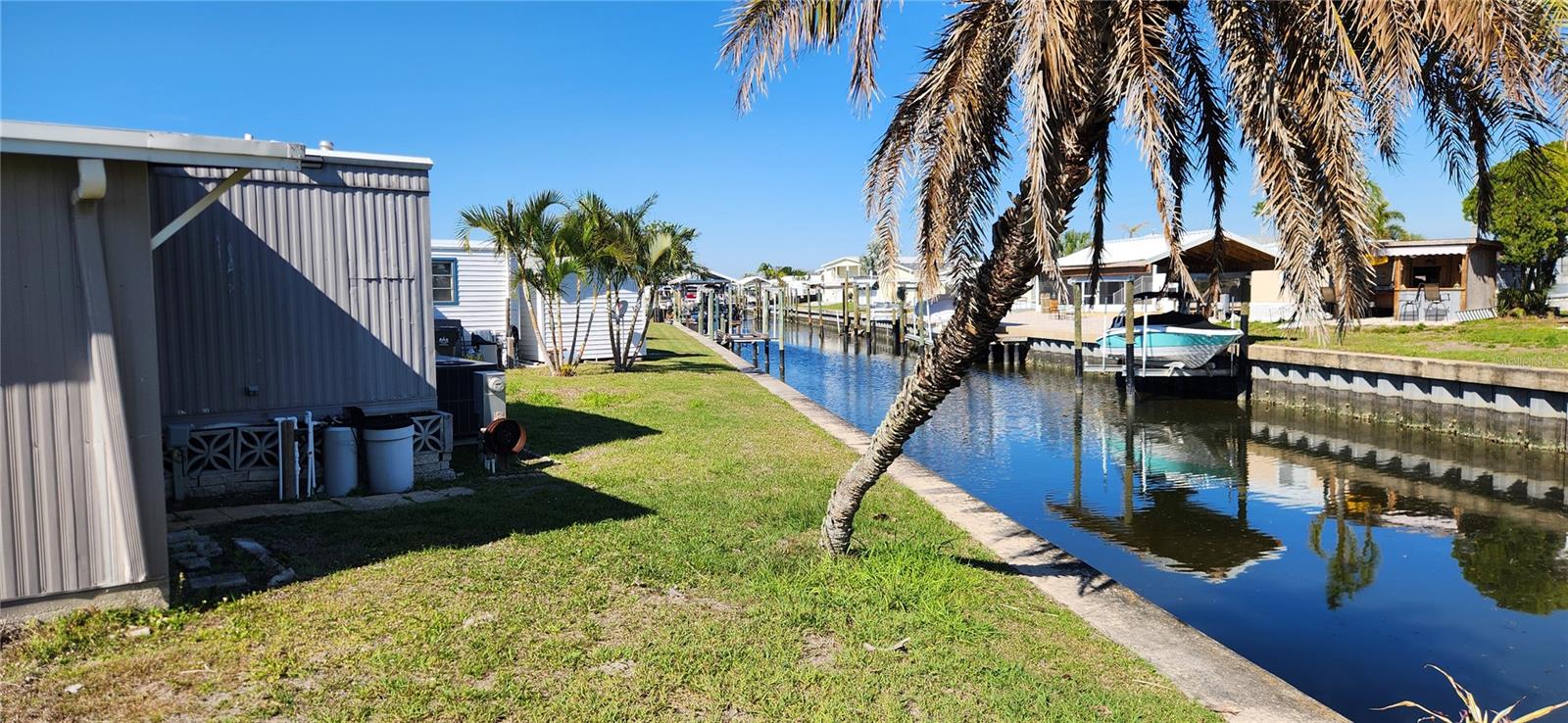 103 E SAINT LUCIA LOOP, APOLLO BEACH, FL, 33572