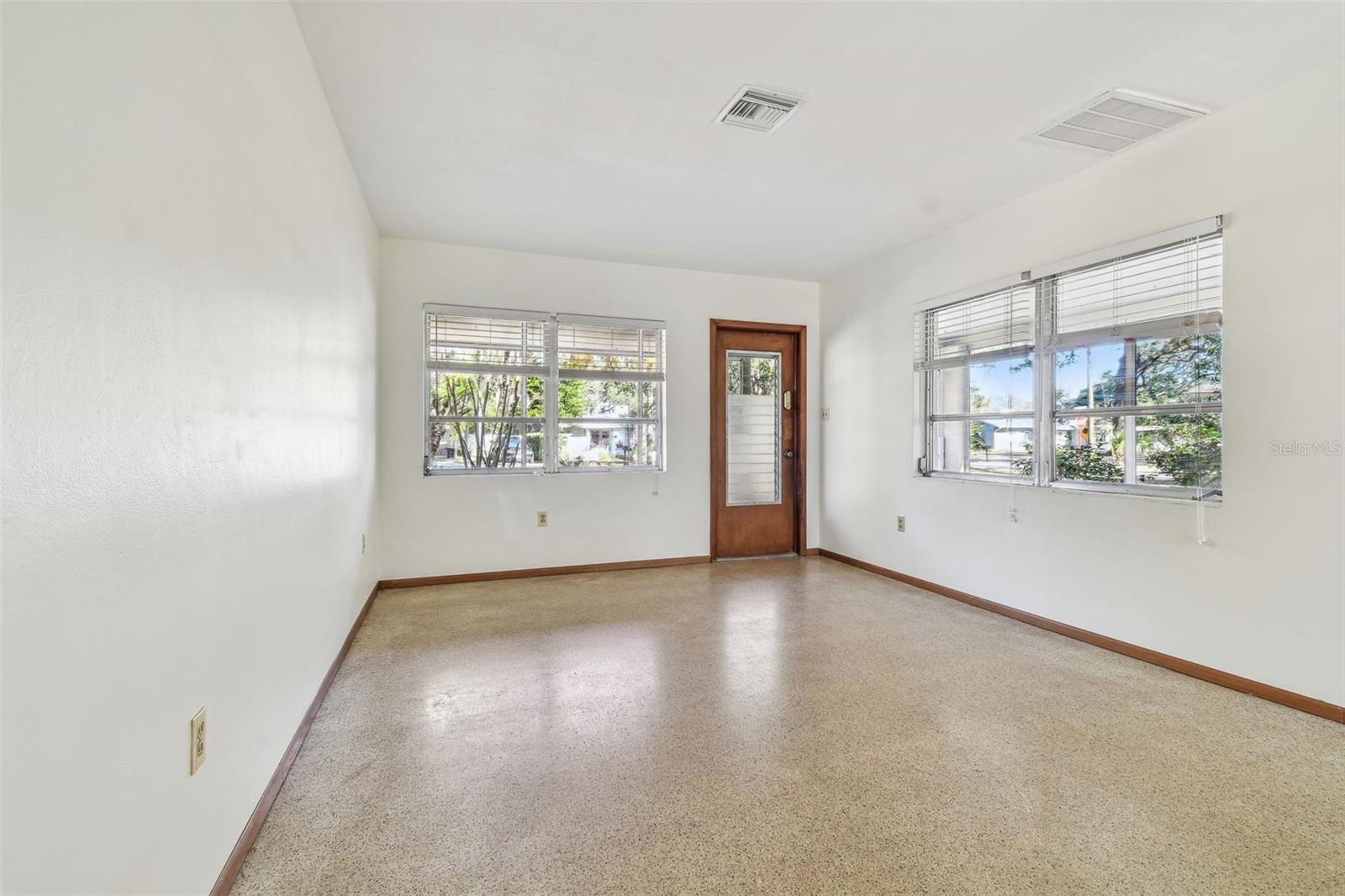 5620 MONTANA AVE, NEW PORT RICHEY, FL, 34652