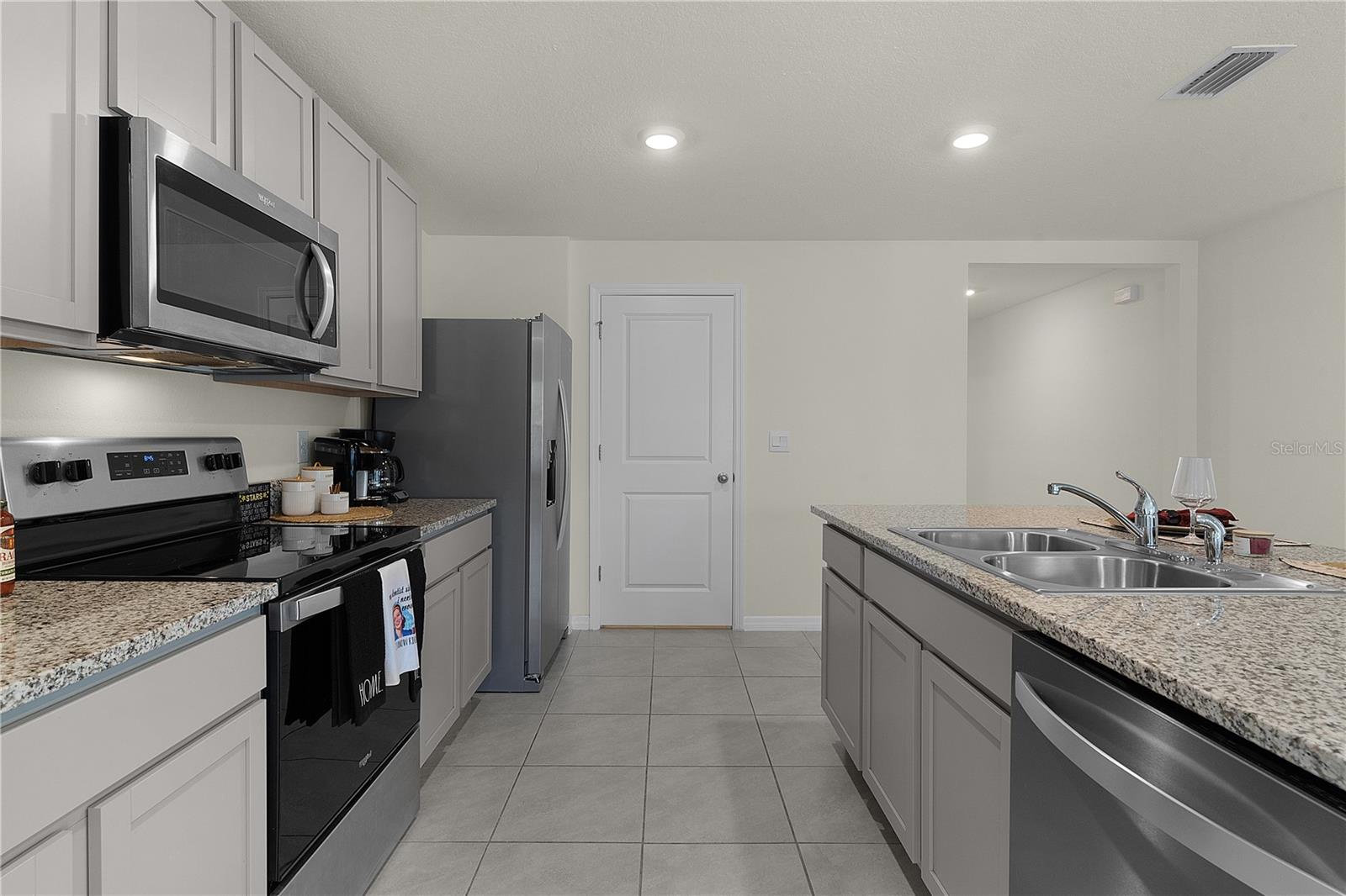 8661 TRIUMPH CIR, WILDWOOD, FL, 34785