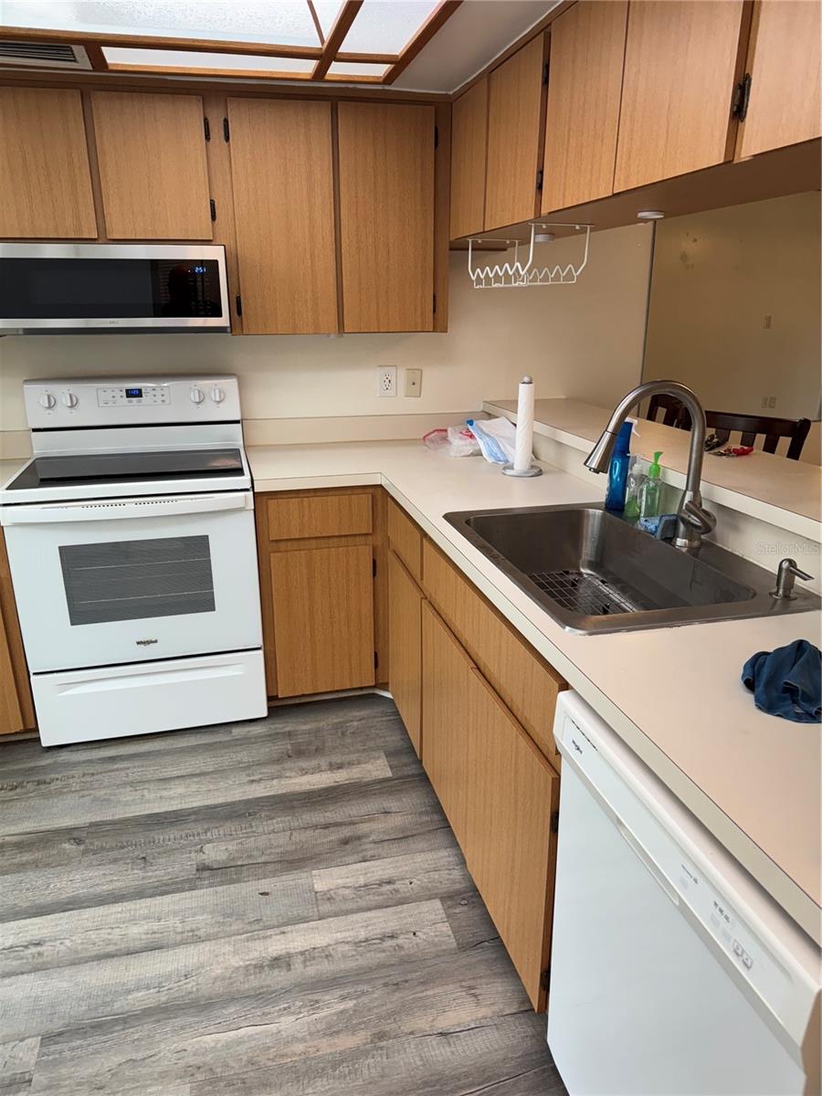 829 3RD AVE SW #2, LARGO, FL, 33770
