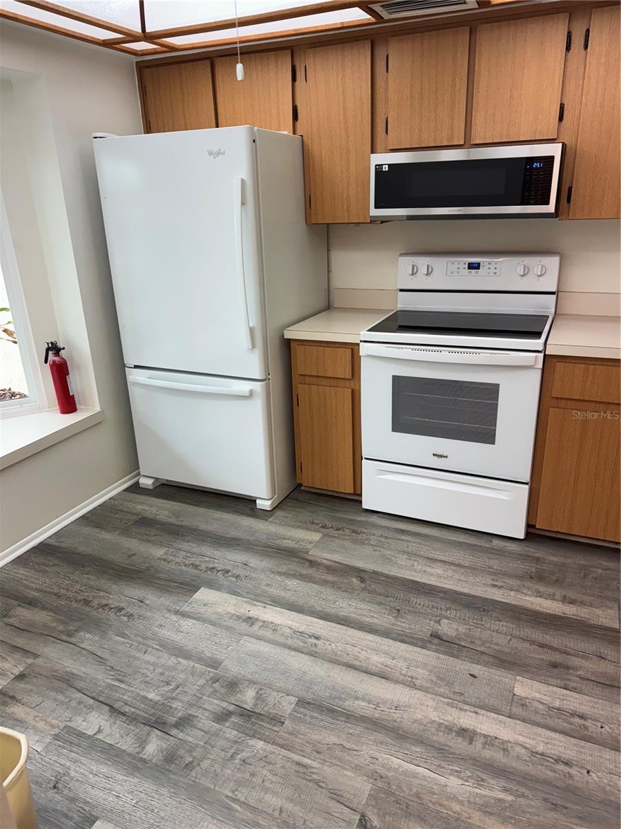829 3RD AVE SW #2, LARGO, FL, 33770