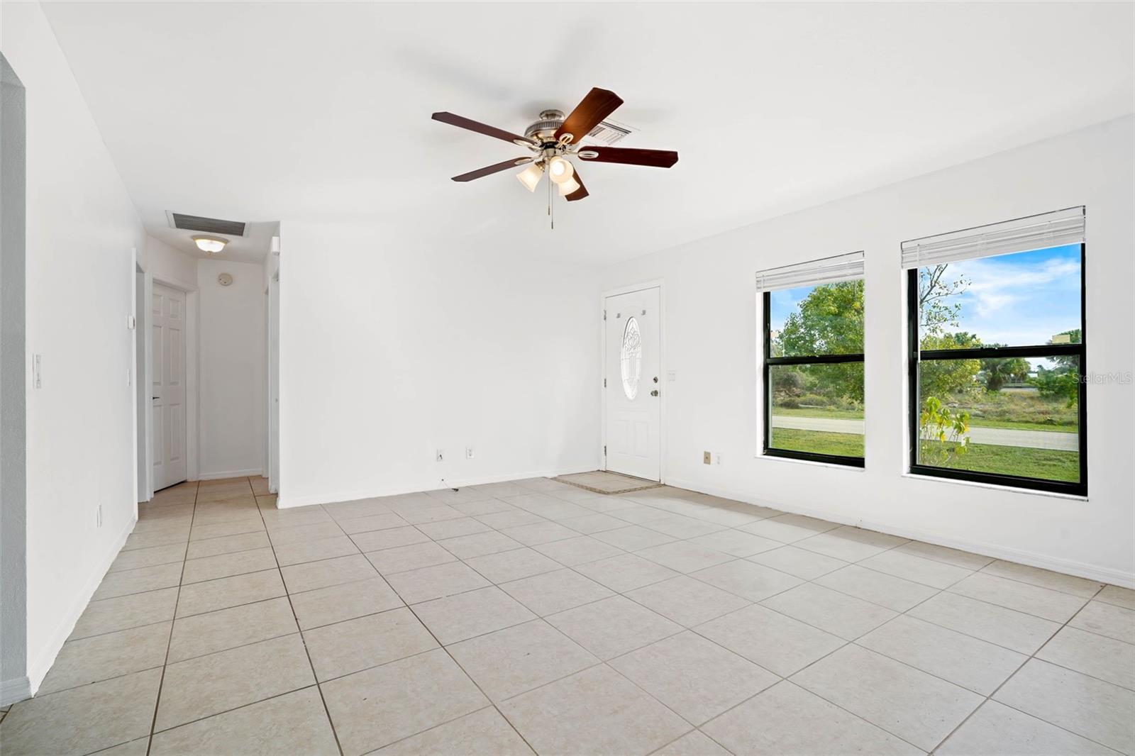 3255 LAKE VIEW BLVD, PORT CHARLOTTE, FL, 33948