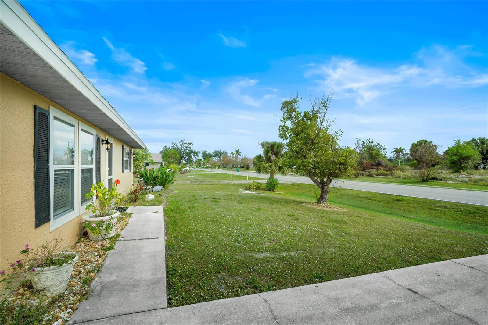 3255 LAKE VIEW BLVD, PORT CHARLOTTE, FL, 33948