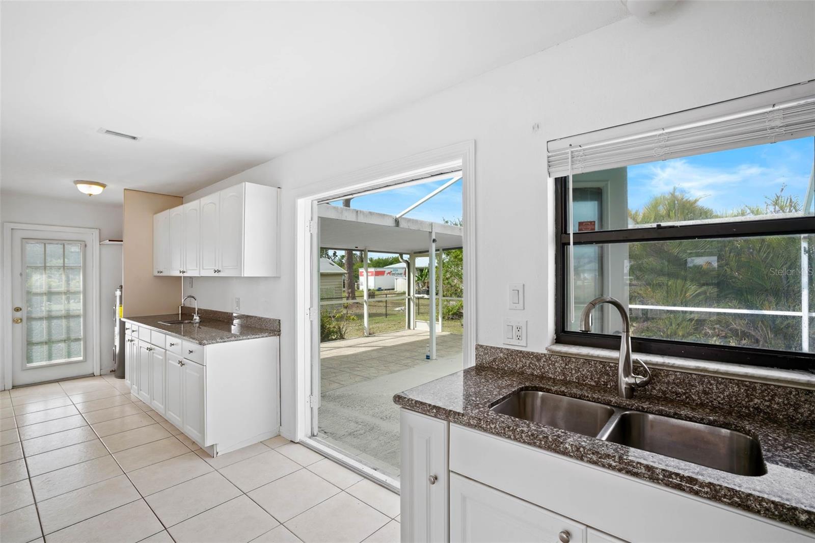 3255 LAKE VIEW BLVD, PORT CHARLOTTE, FL, 33948