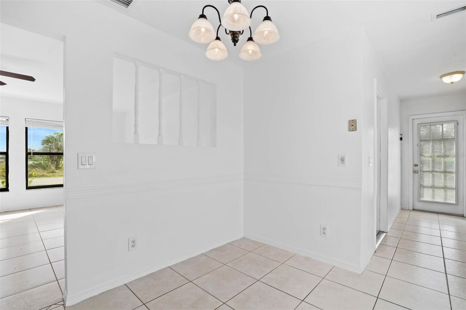 3255 LAKE VIEW BLVD, PORT CHARLOTTE, FL, 33948