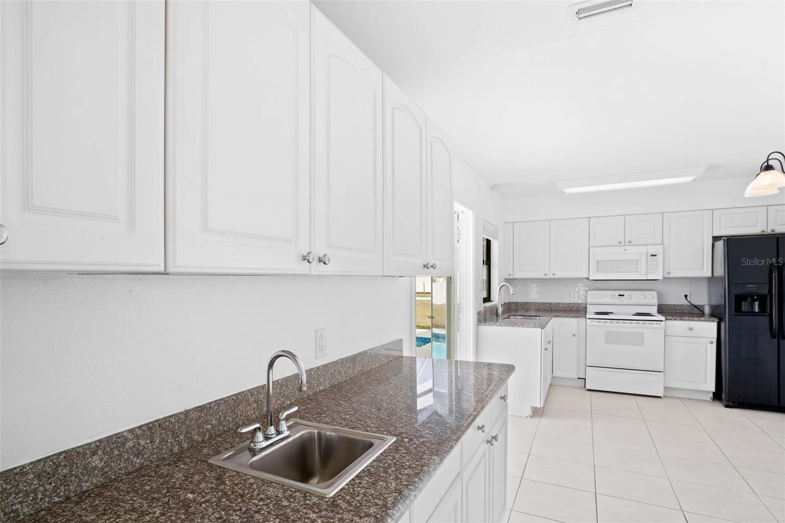 3255 LAKE VIEW BLVD, PORT CHARLOTTE, FL, 33948