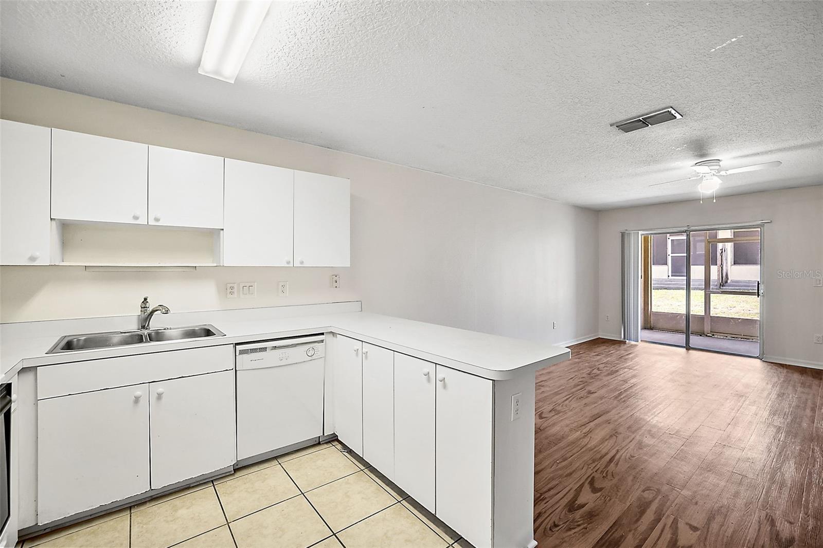 2613-2615 HOLLOW LN, LEESBURG, FL, 34748