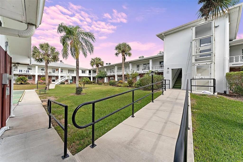 4746 AZALEA DR #105C, NEW PORT RICHEY, FL, 34652
