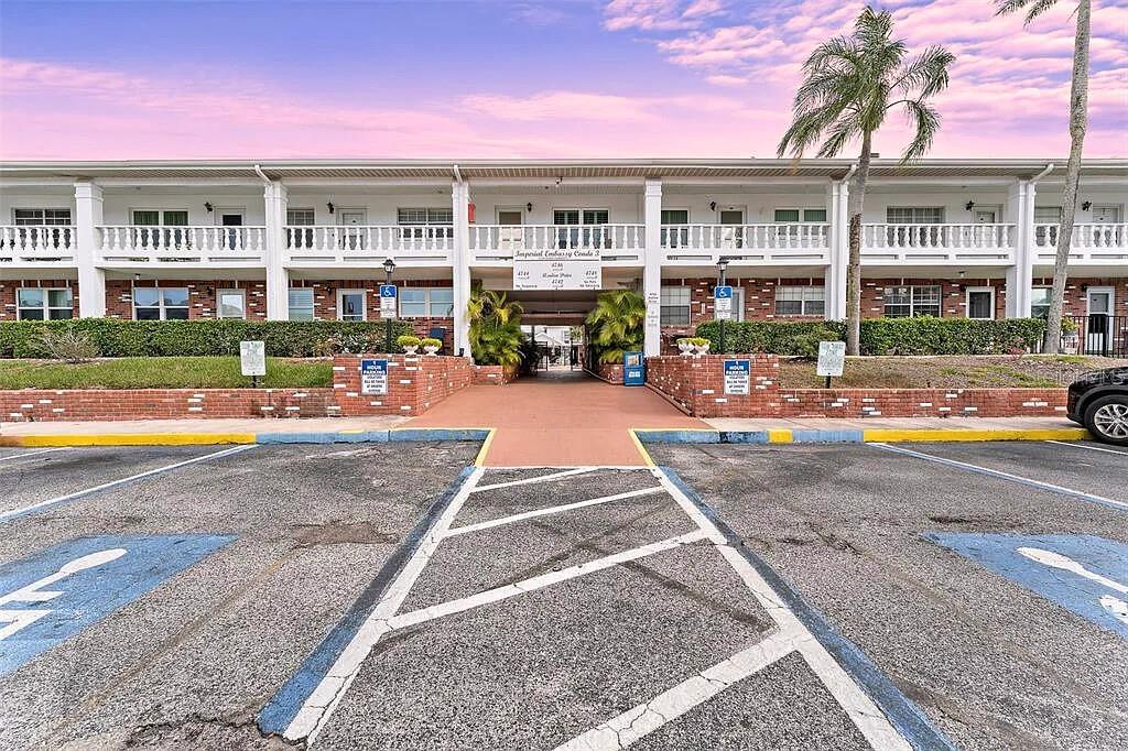 4746 AZALEA DR #105C, NEW PORT RICHEY, FL, 34652