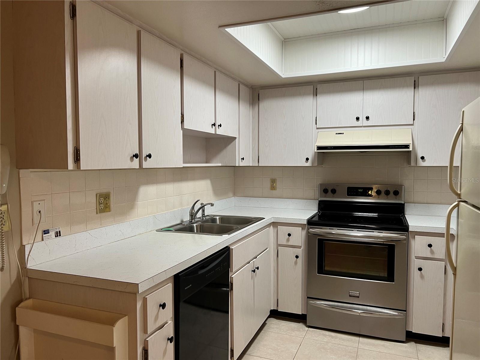 2251 SPRUCE LN #A, PALM HARBOR, FL, 34684