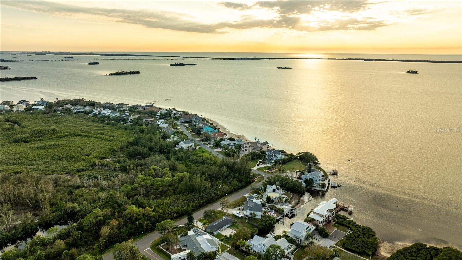 608 FLORIDA BLVD, CRYSTAL BEACH, FL, 34681