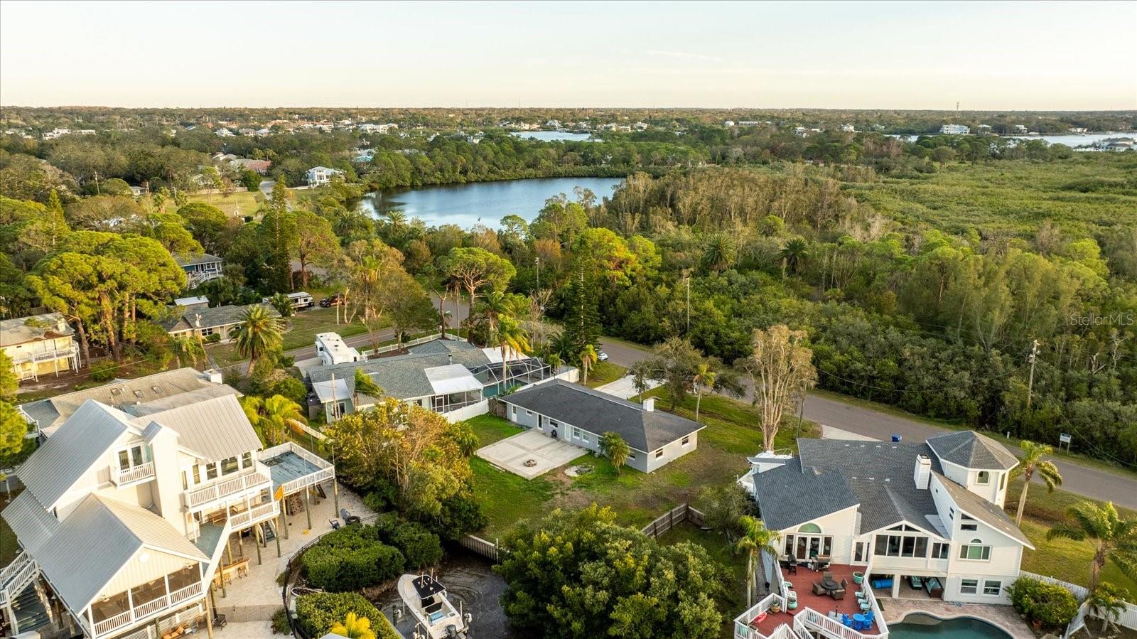 608 FLORIDA BLVD, CRYSTAL BEACH, FL, 34681
