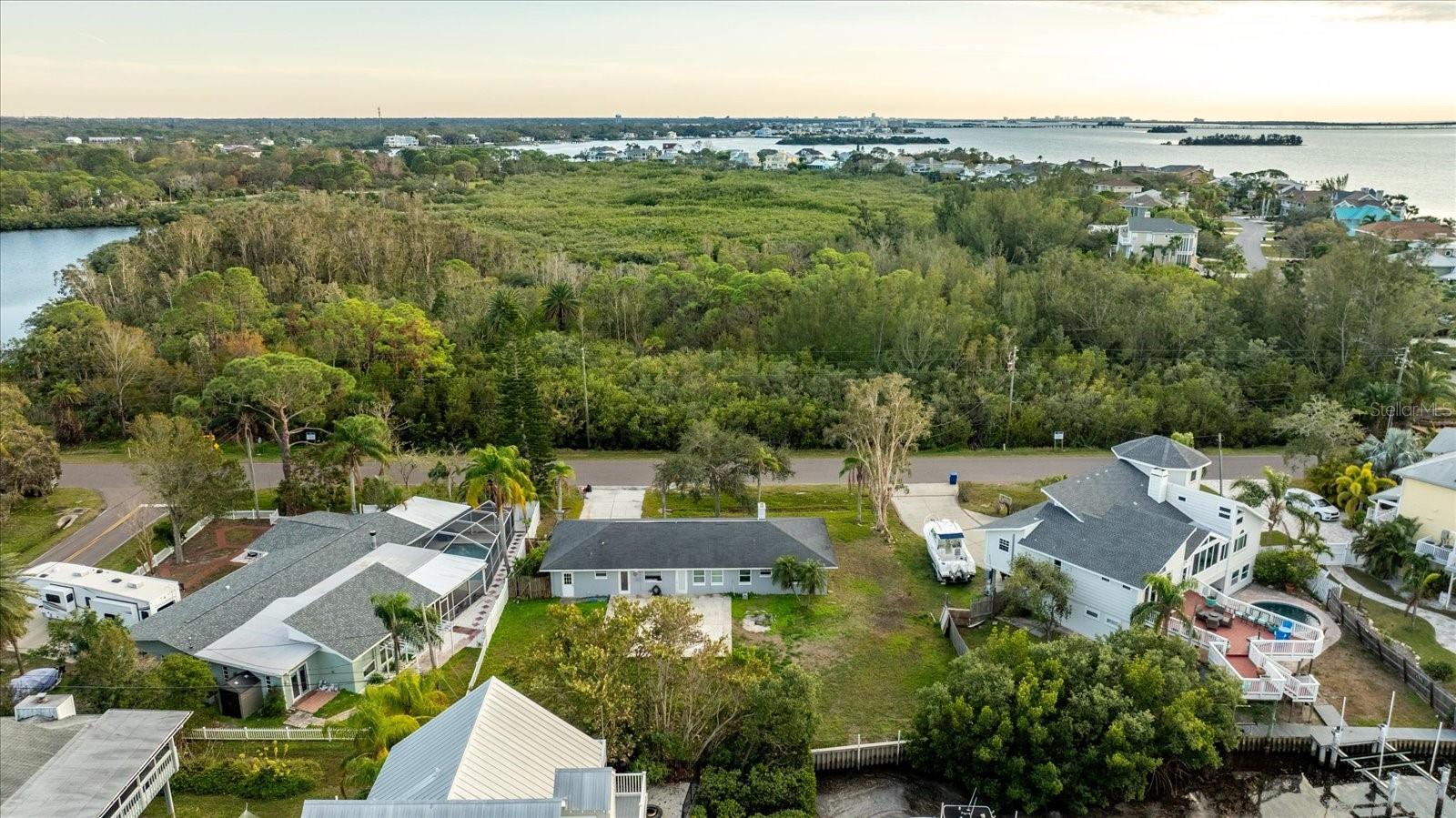 608 FLORIDA BLVD, CRYSTAL BEACH, FL, 34681