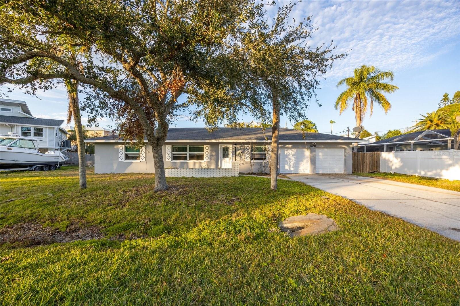 608 FLORIDA BLVD, CRYSTAL BEACH, FL, 34681