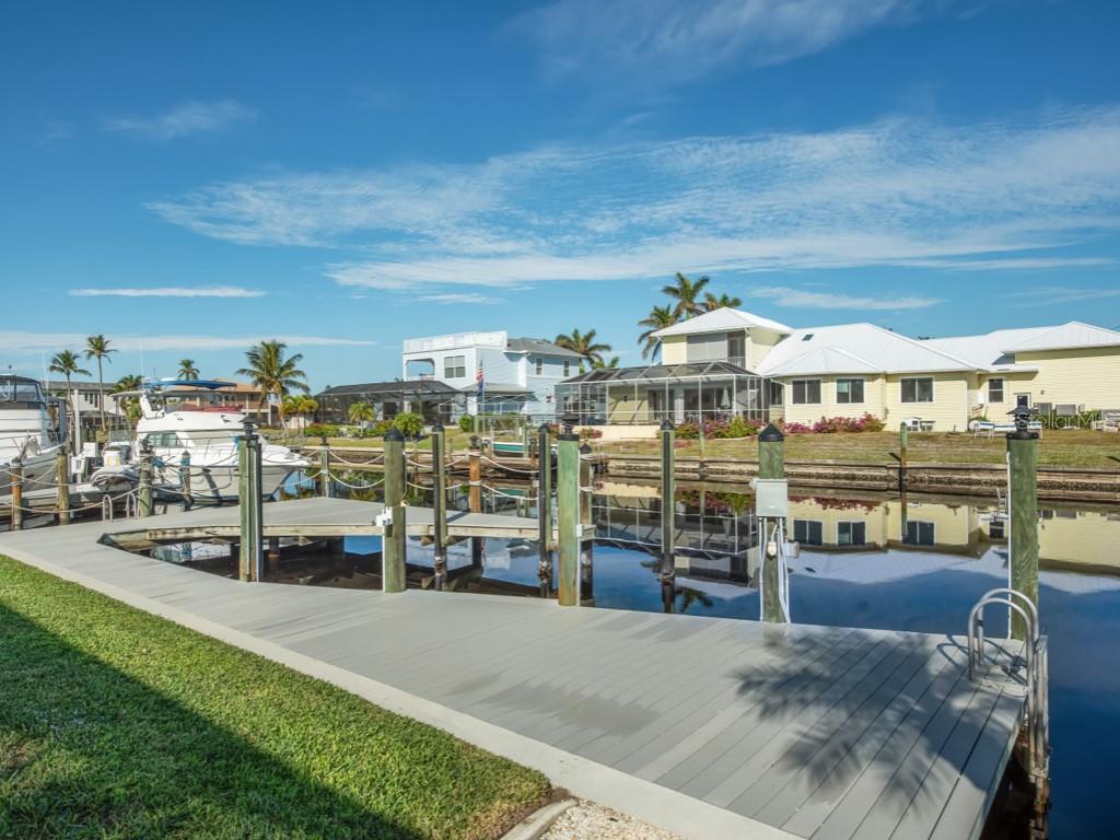 233 EL DORADO PKWY W, CAPE CORAL, FL, 33914