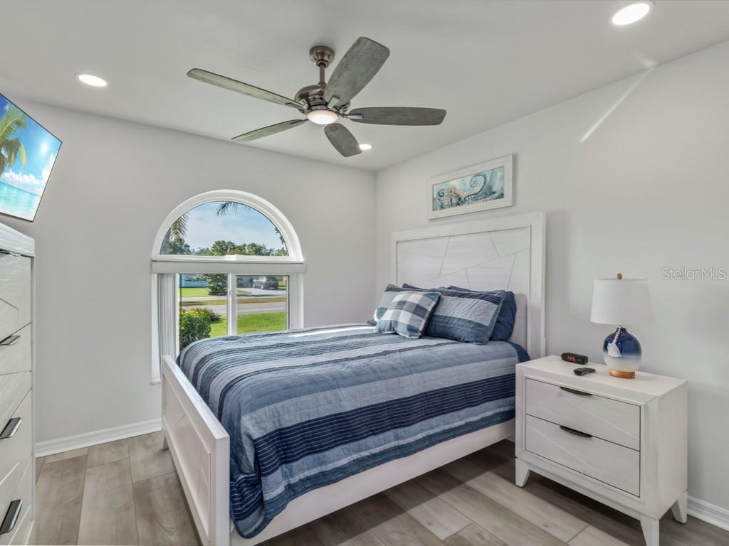 233 EL DORADO PKWY W, CAPE CORAL, FL, 33914
