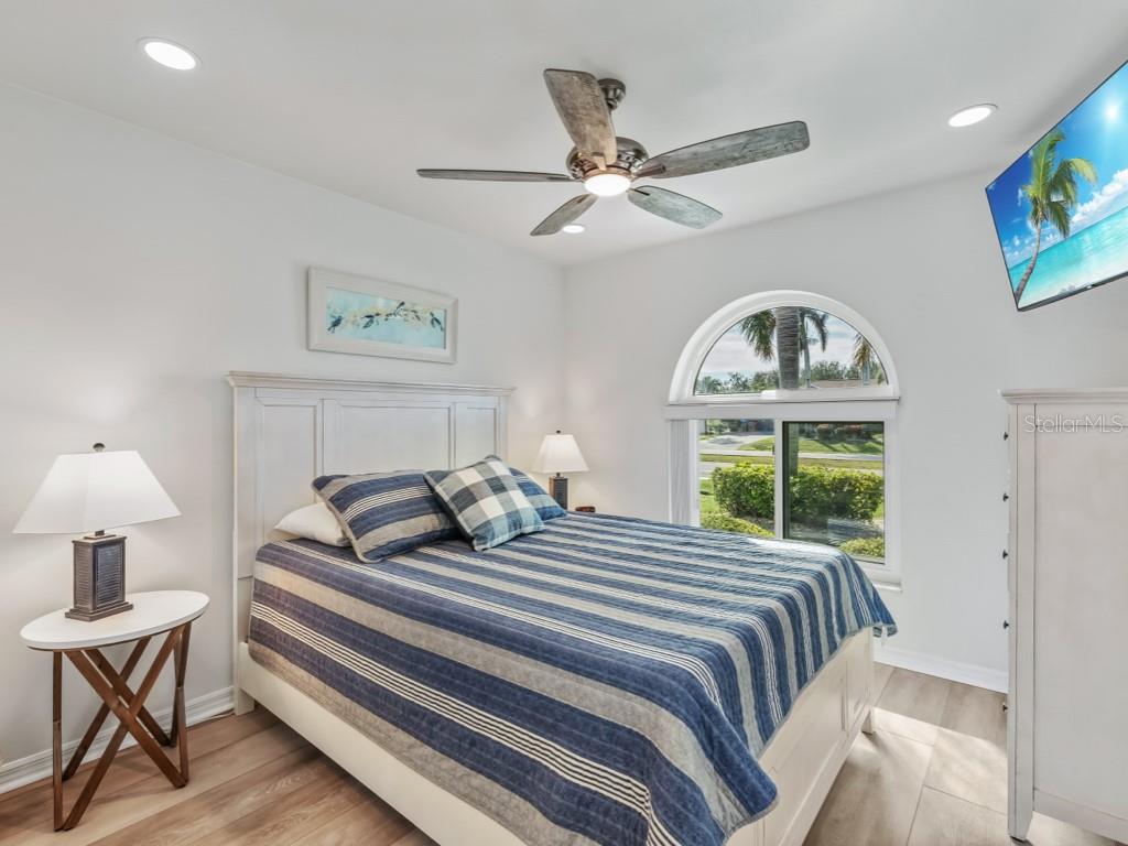 233 EL DORADO PKWY W, CAPE CORAL, FL, 33914
