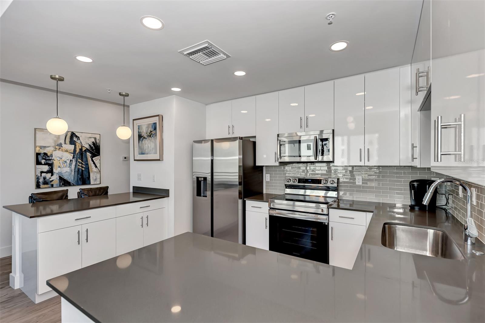 1703 N TAMIAMI TRL #307, SARASOTA, FL, 34234