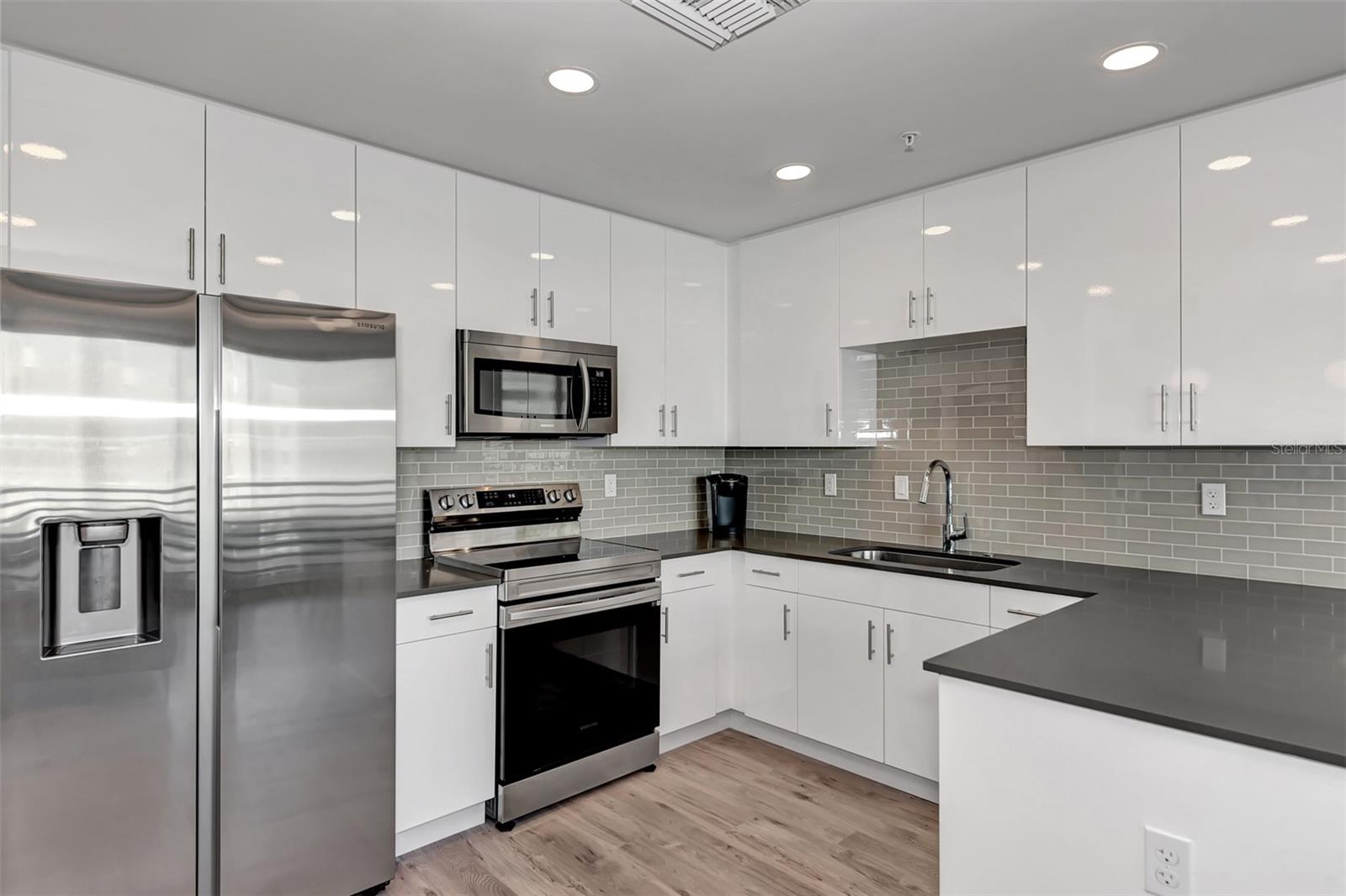 1703 N TAMIAMI TRL #307, SARASOTA, FL, 34234