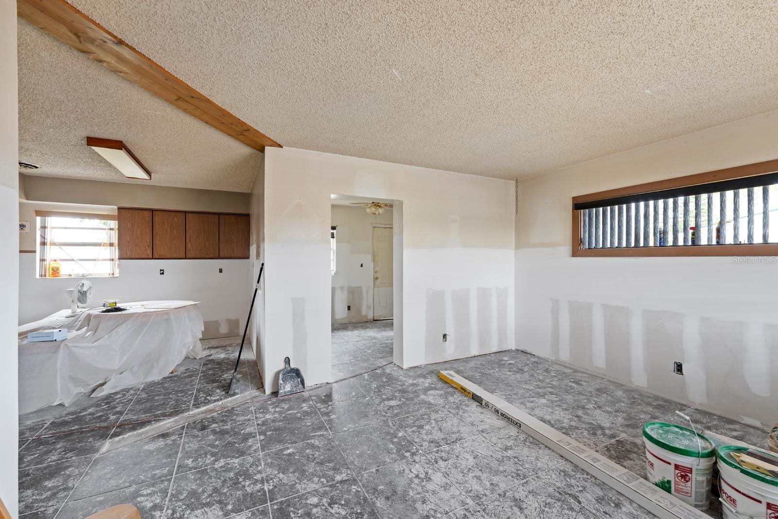 314 COUNTRY CLUB DR, OLDSMAR, FL, 34677