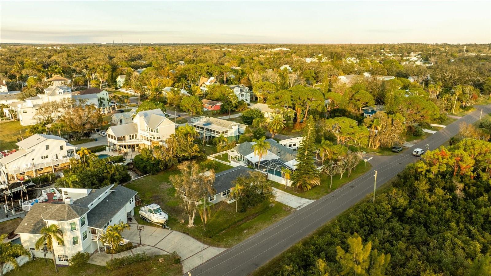 608 FLORIDA BLVD, CRYSTAL BEACH, FL, 34681