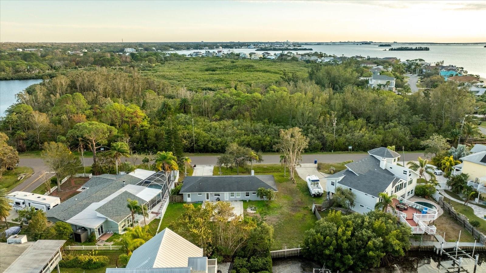 608 FLORIDA BLVD, CRYSTAL BEACH, FL, 34681