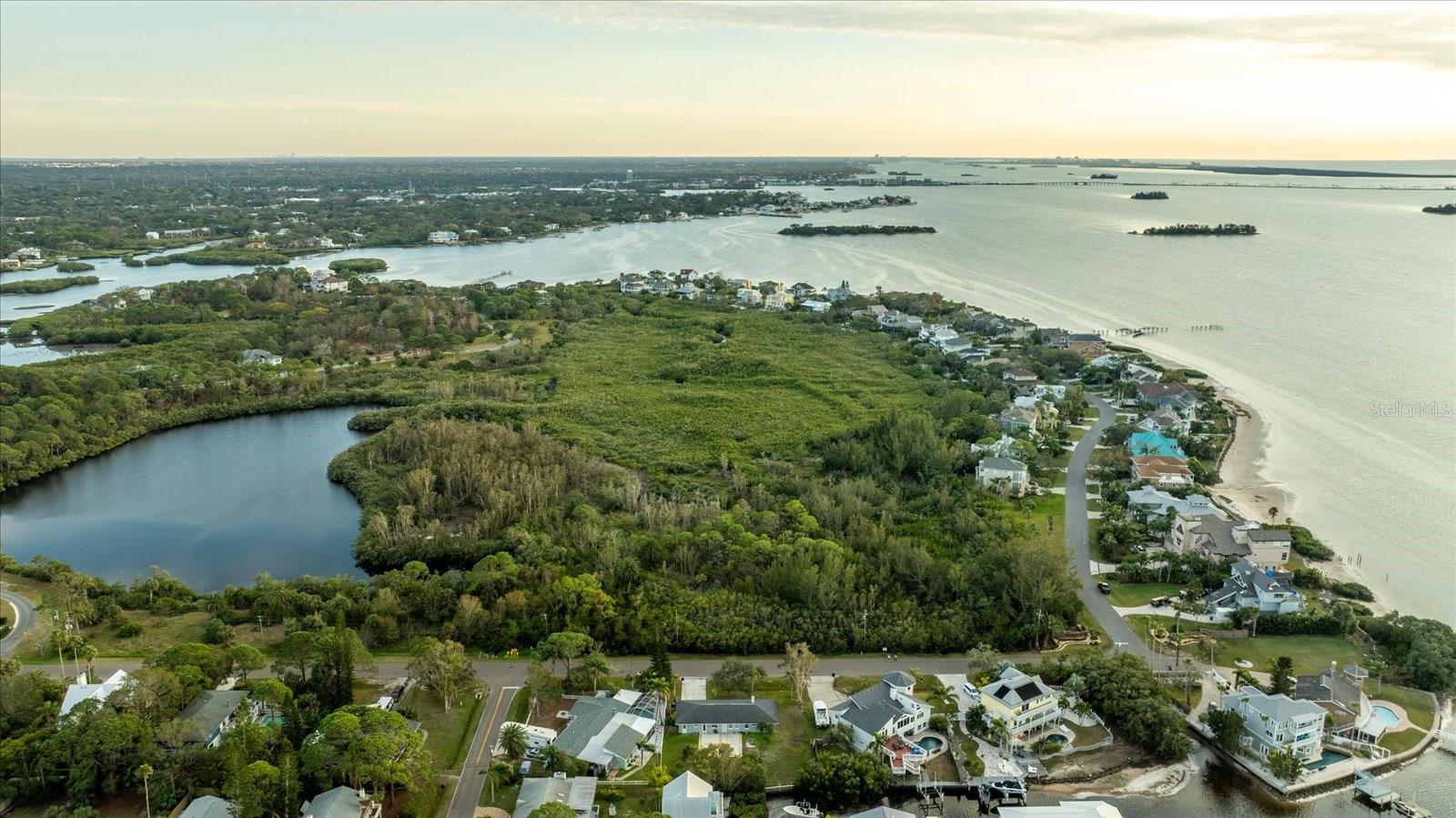 608 FLORIDA BLVD, CRYSTAL BEACH, FL, 34681