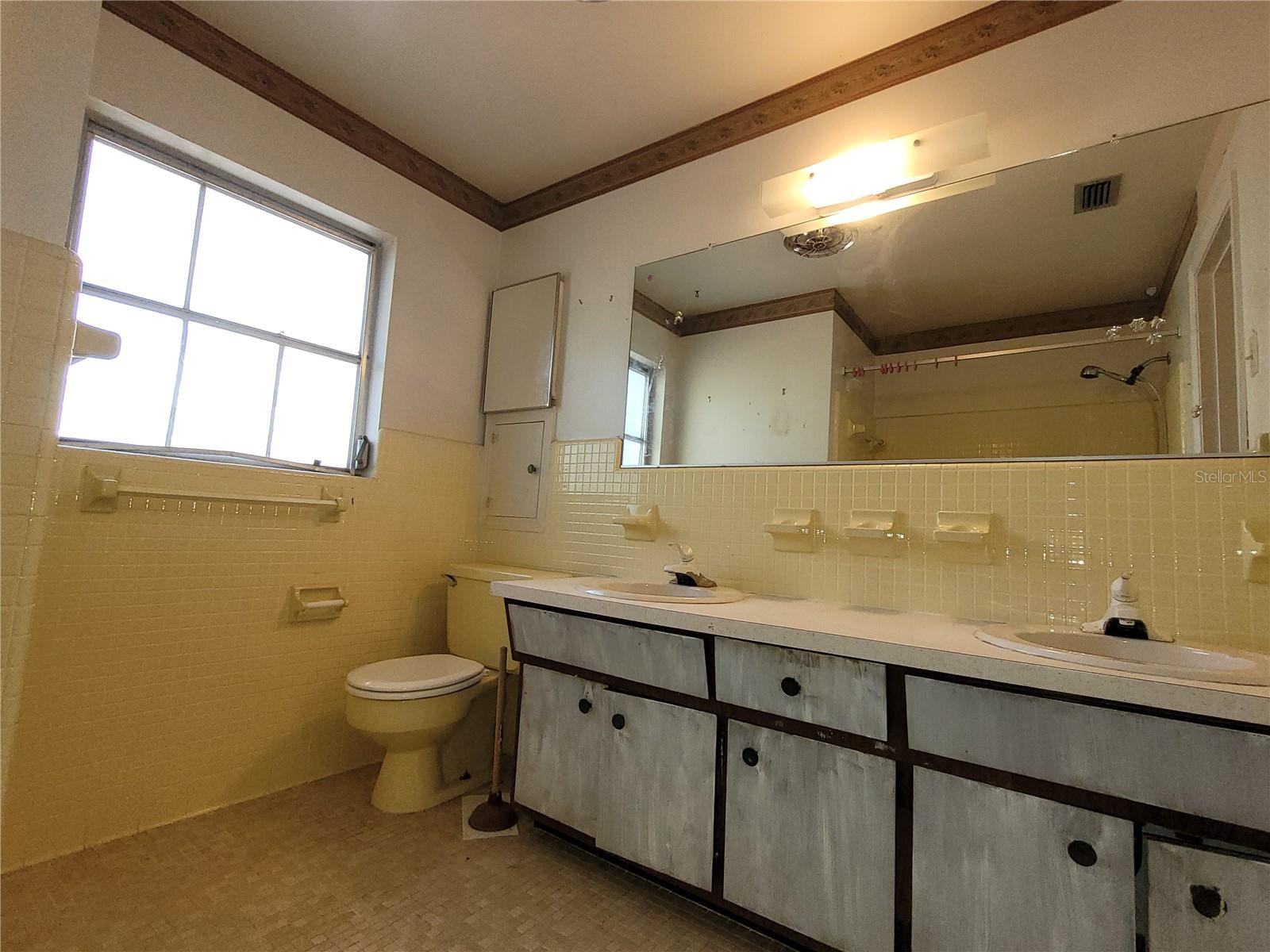 JUNGLE SHORES 2, ST PETERSBURG, FL, 33710