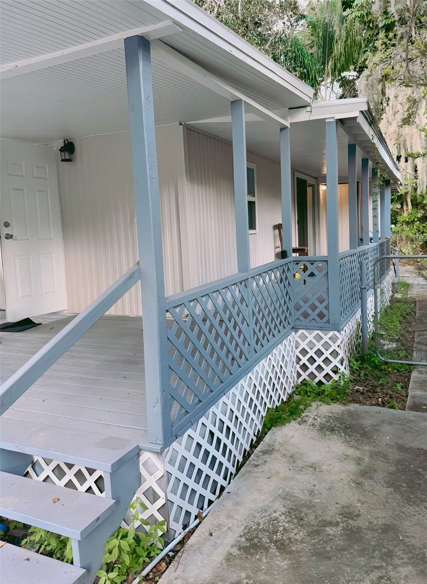 18111 LAKE FRONT DR, LUTZ, FL, 33548