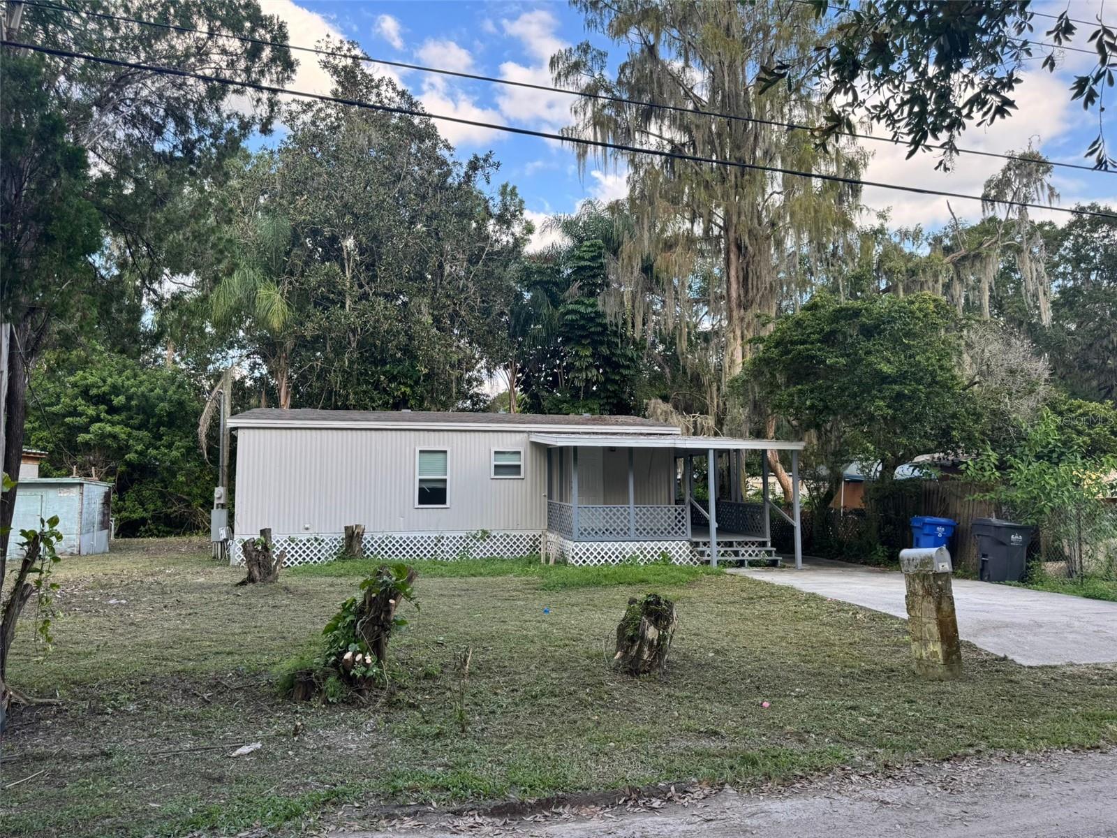 18111 LAKE FRONT DR, LUTZ, FL, 33548