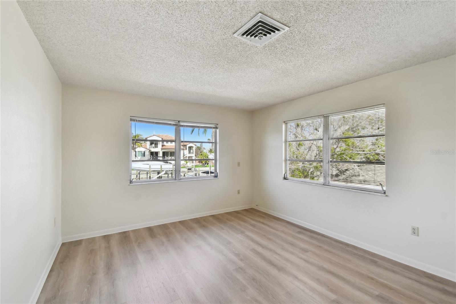 360 137TH AVENUE CIR, MADEIRA BEACH, FL, 33708