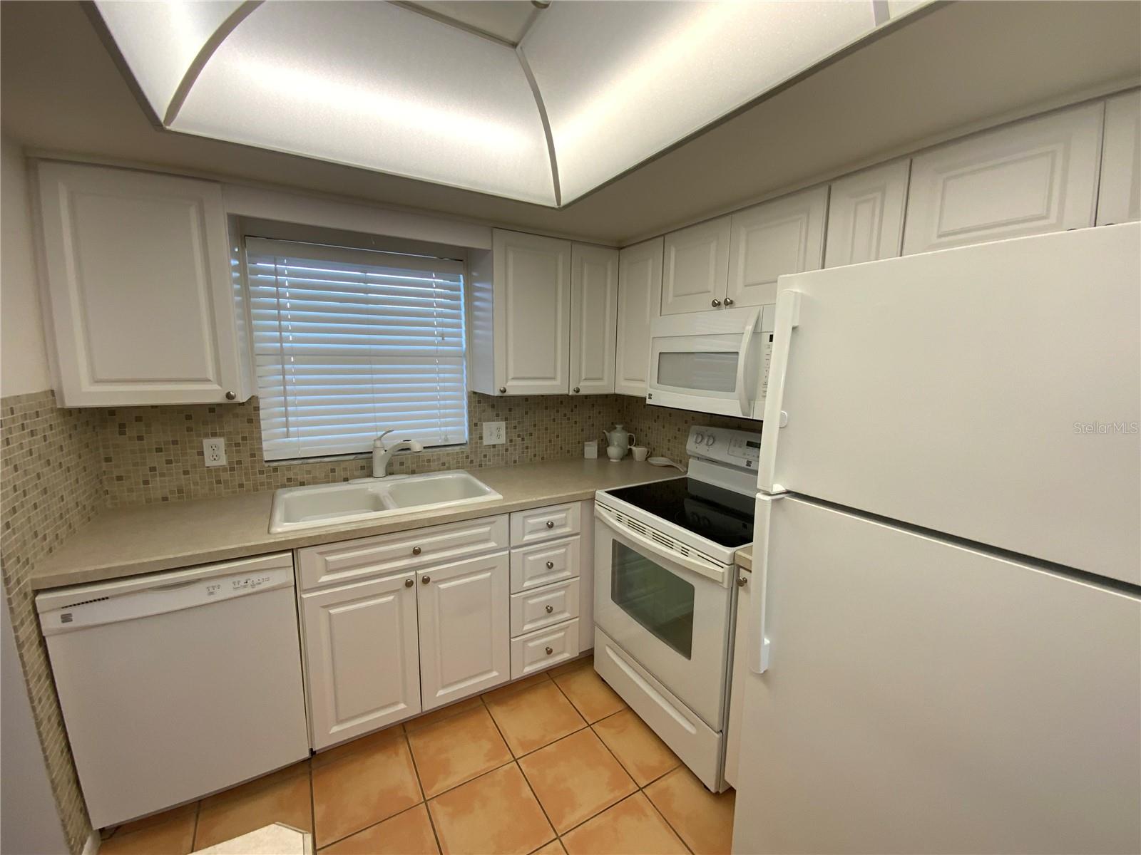 7050 SUNSET DR S #208, SOUTH PASADENA, FL, 33707