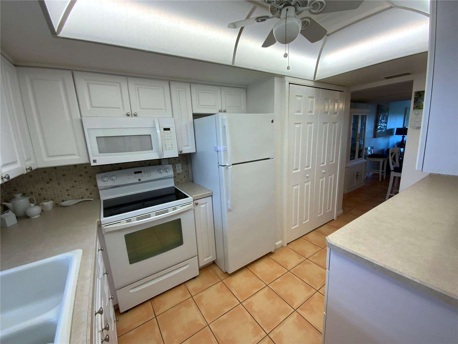 7050 SUNSET DR S #208, SOUTH PASADENA, FL, 33707