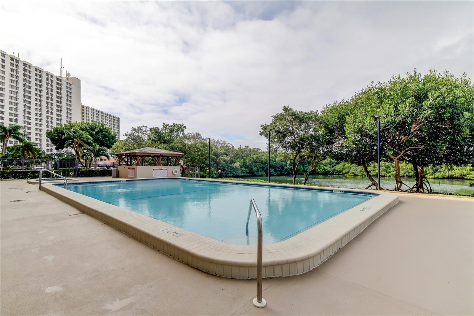 7050 SUNSET DR S #208, SOUTH PASADENA, FL, 33707