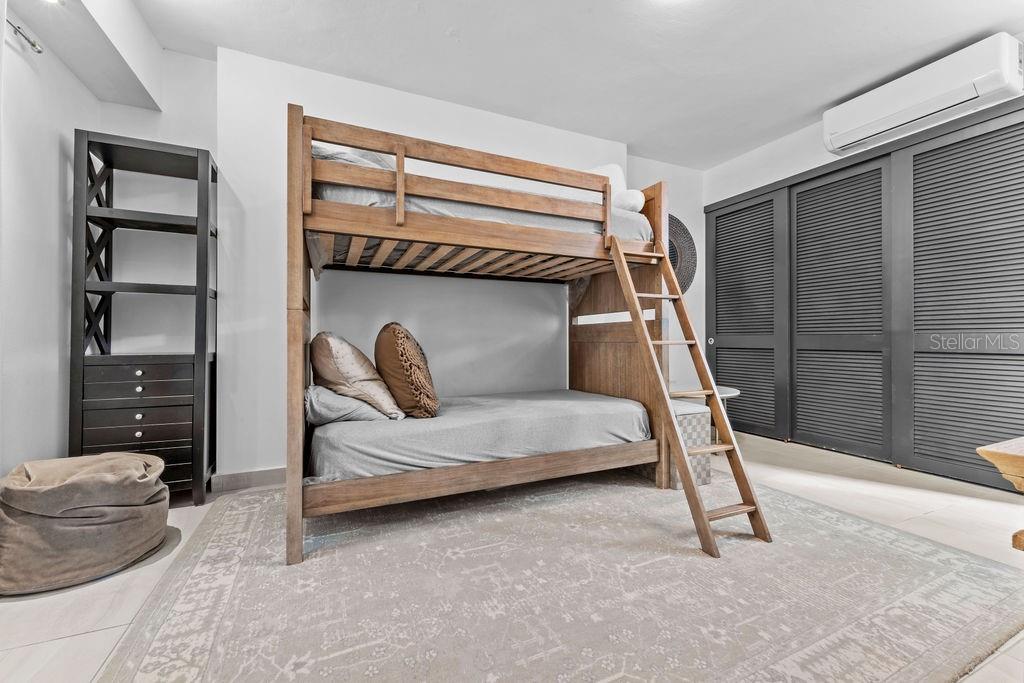 PR9111181 Property Photo