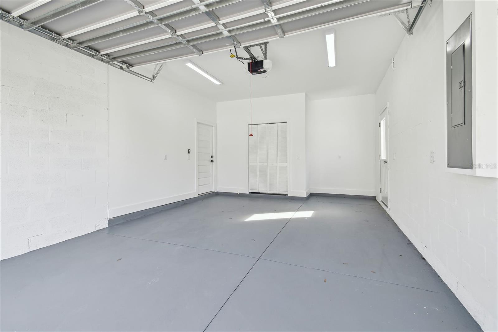 7711 N ORLEANS AVE, TAMPA, FL, 33604