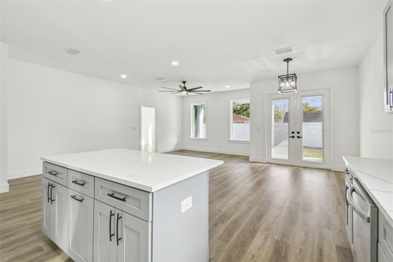 7711 N ORLEANS AVE, TAMPA, FL, 33604