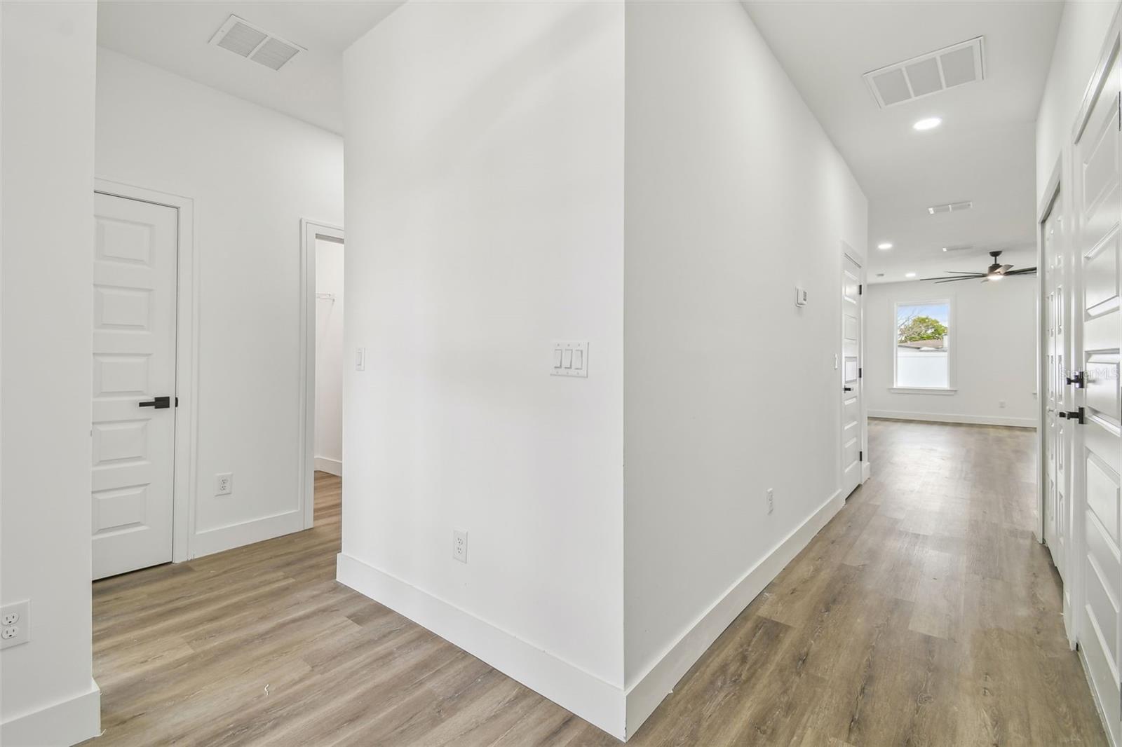 7711 N ORLEANS AVE, TAMPA, FL, 33604