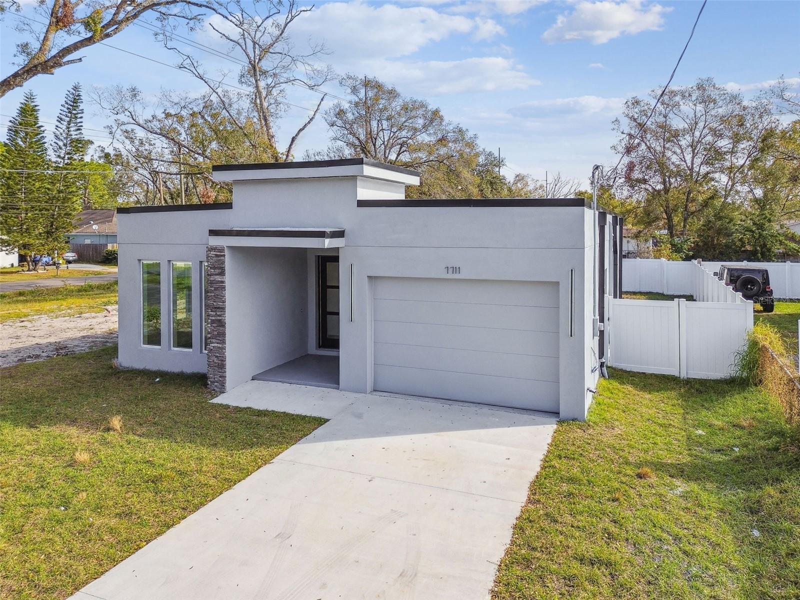 7711 N ORLEANS AVE, TAMPA, FL, 33604