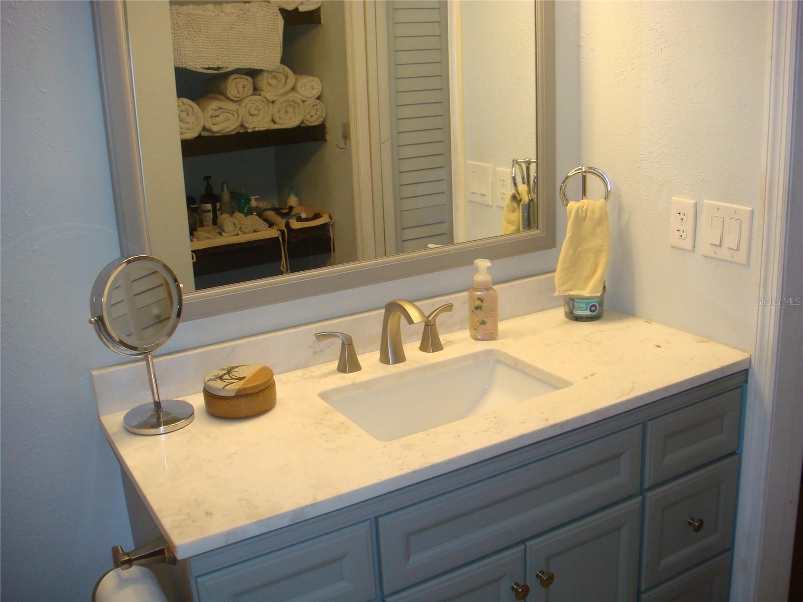 960 LAKEWOOD DR, DUNEDIN, FL, 34698