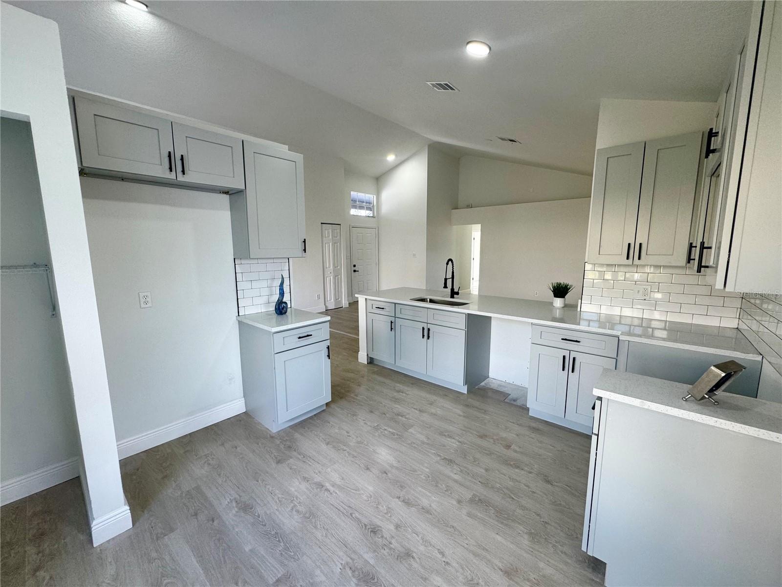 7450 CROOKED LAKE CIR, ORLANDO, FL, 32818